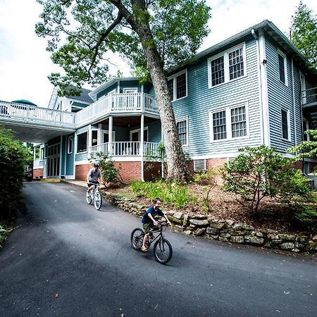 Highland Lake Inn & Resort - フラット・ロック エクステリア 写真
