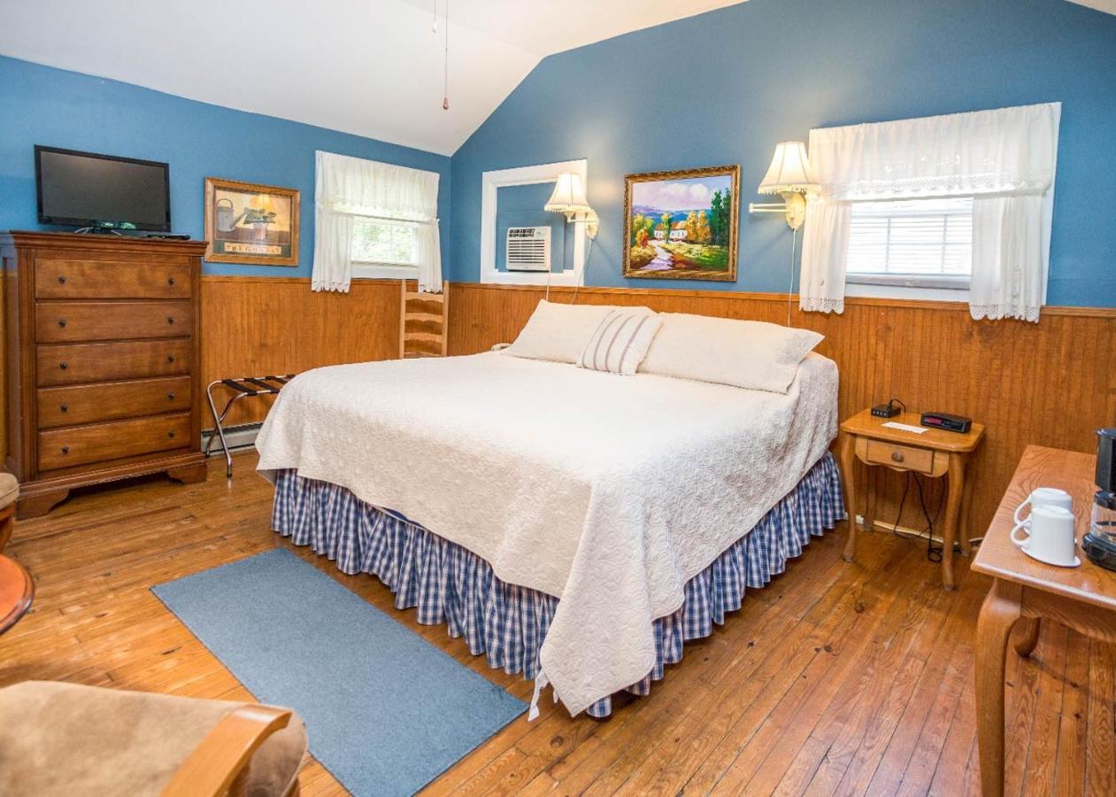 Highland Lake Inn & Resort - フラット・ロック エクステリア 写真