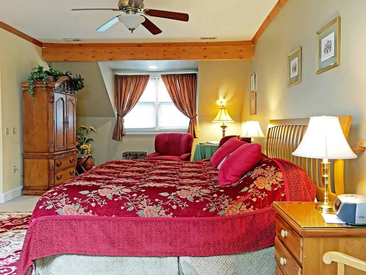 Highland Lake Inn & Resort - フラット・ロック エクステリア 写真