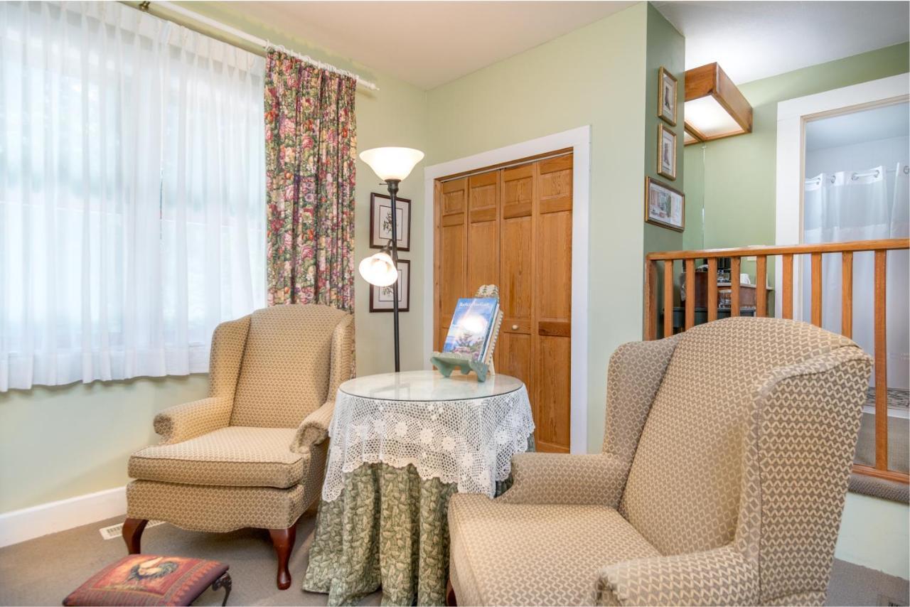 Highland Lake Inn & Resort - フラット・ロック エクステリア 写真